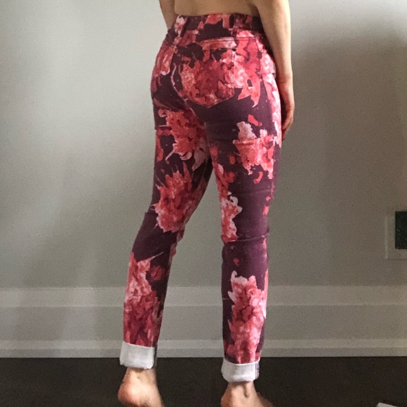 Stretch skinny jeans with colourful pattern. Great for summer - Picture 2 of 3